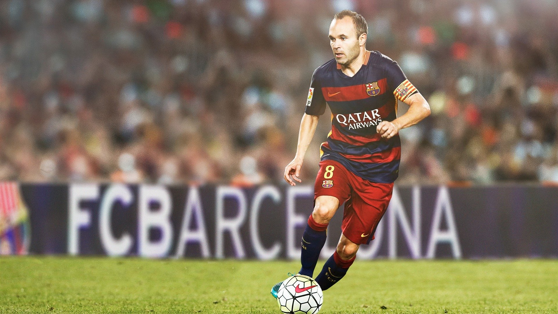 詹姆斯在训练后鼓励队友保持专注，詹姆斯激励队友