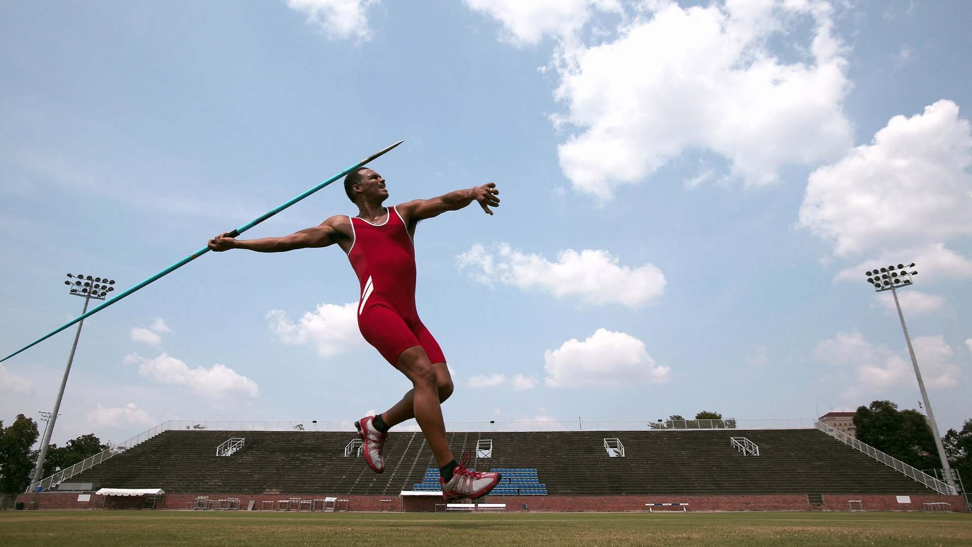 英超终极对抗：每一击都充满战斗的激情，英超打法