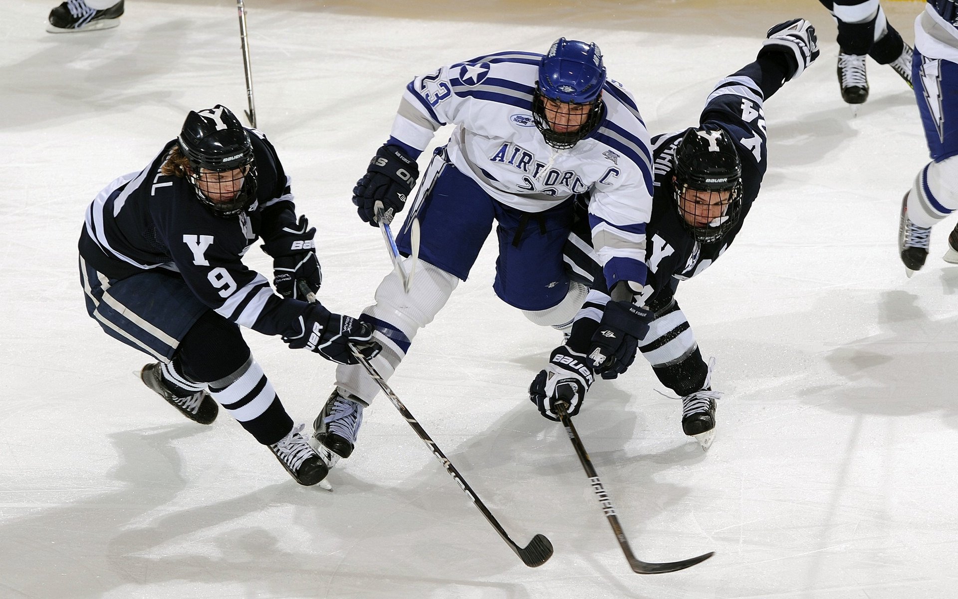 开云体育官方网入口-达里尔·基：以精准拦截和防守反击，为全黑队提供了大量进攻机会